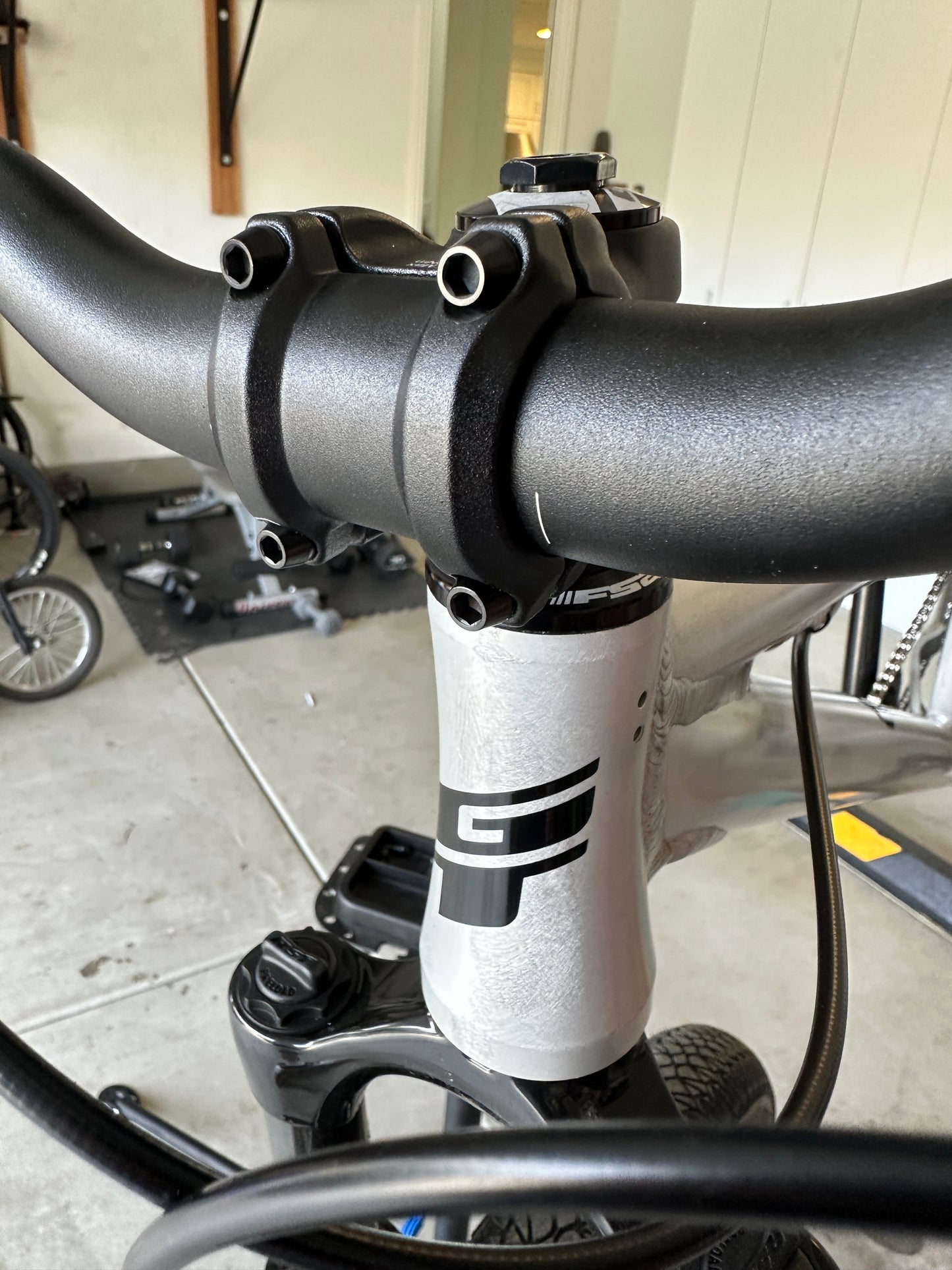 Titanium Stem Bolt Kit